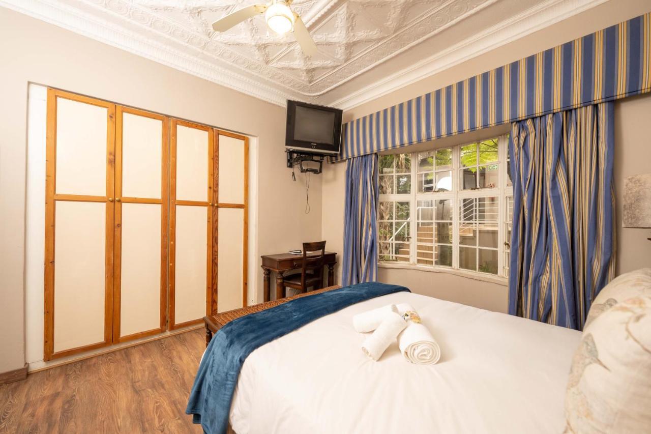 Fatmols Guest Lodge Йоганнесбурґ Екстер'єр фото